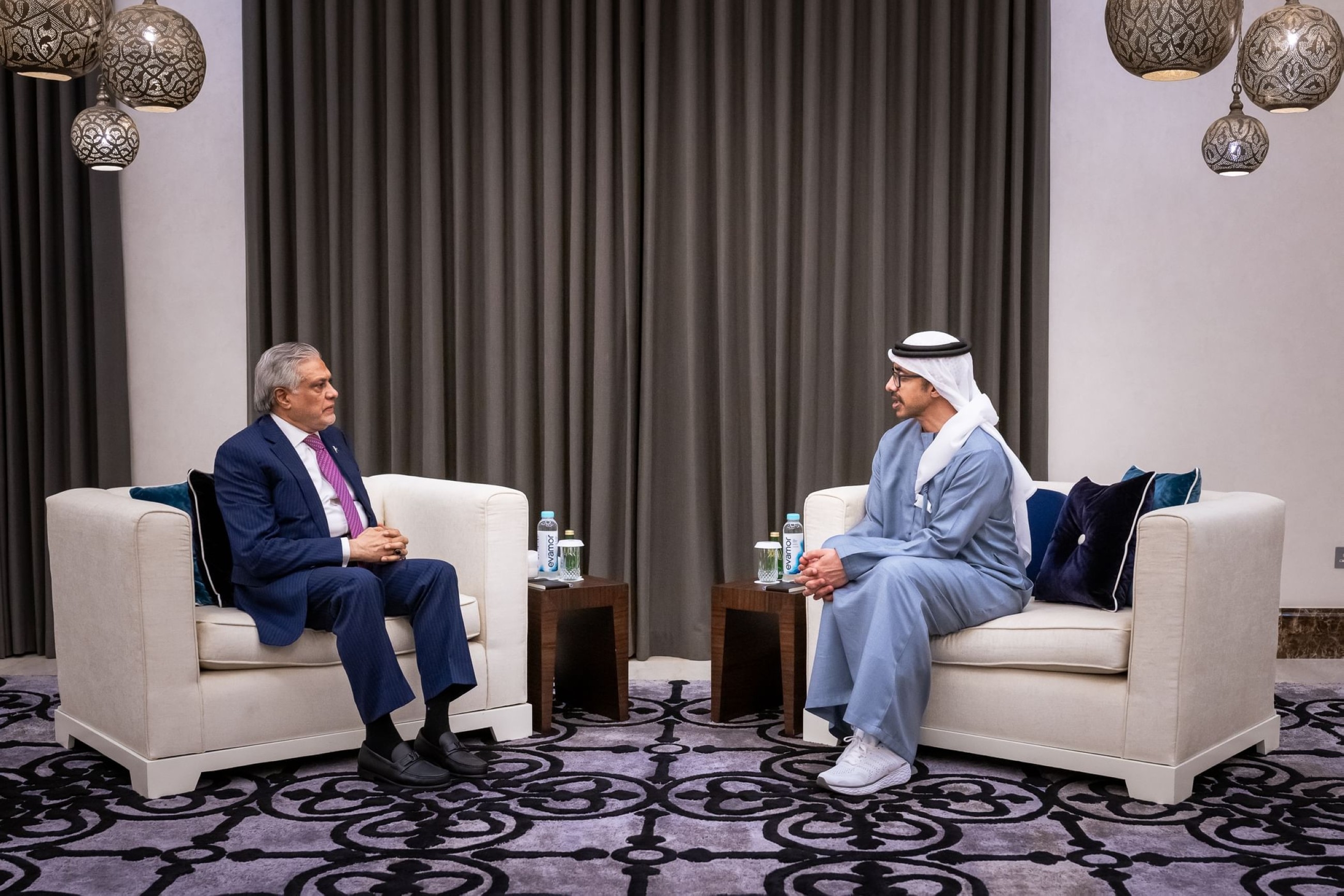 Abdullah Bin Zayed receives Pakistani Deputy Prime Minister and Foreign Minister