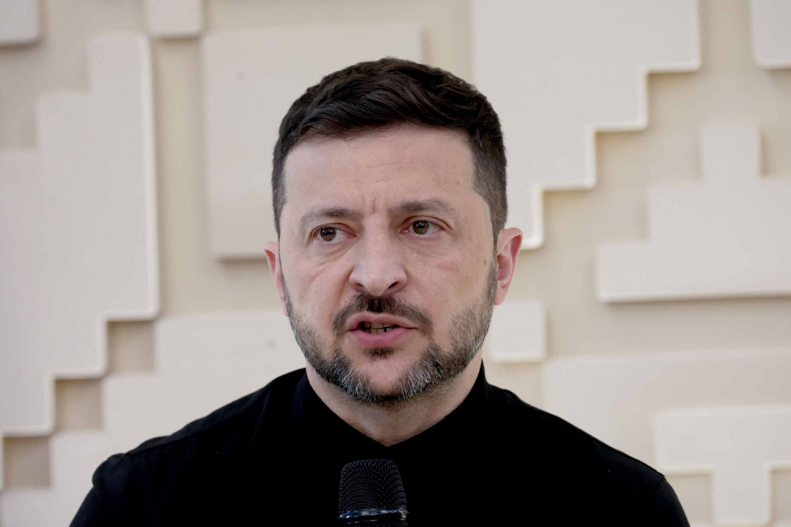 Zelensky tries to woo public and Trump with new cabinet