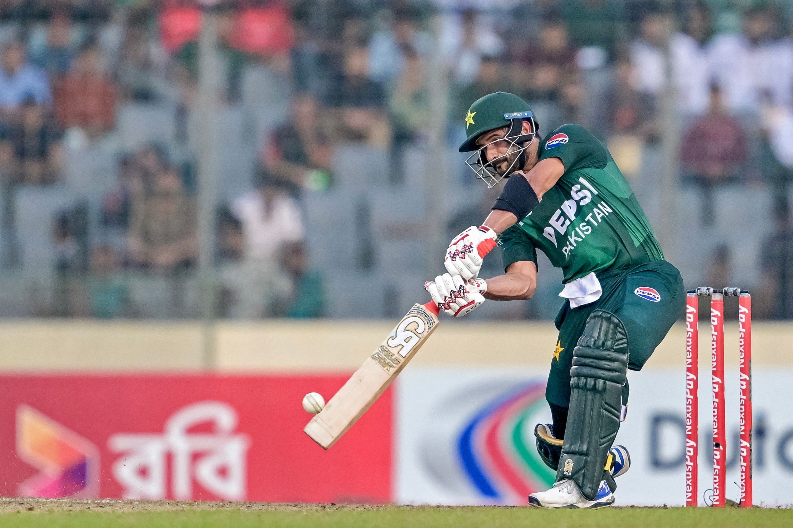 Farhan's 50 lifts Pakistan to 178-7 in third T20 against Bangladesh