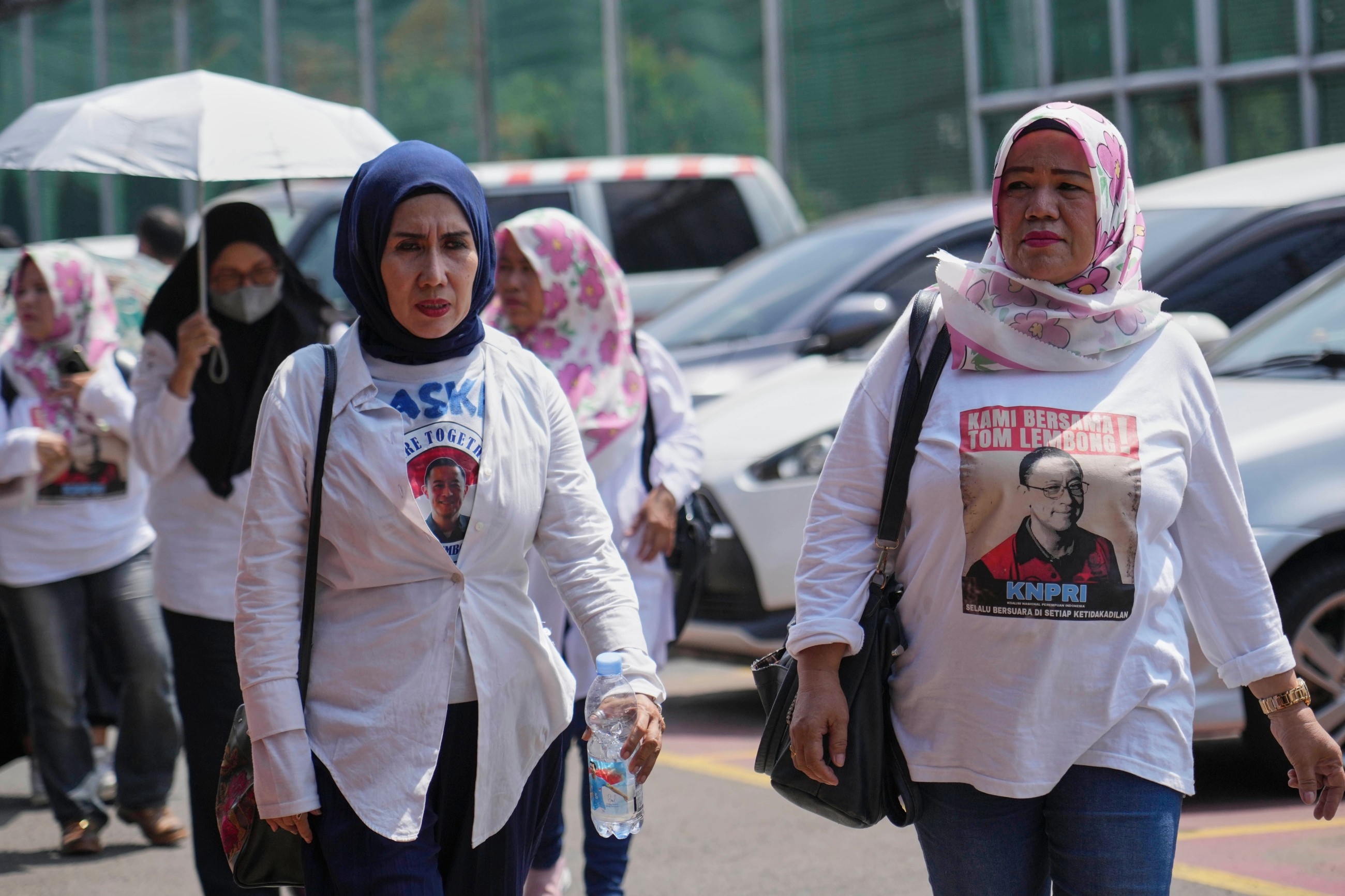 Indonesia pardons hundreds of prisoners