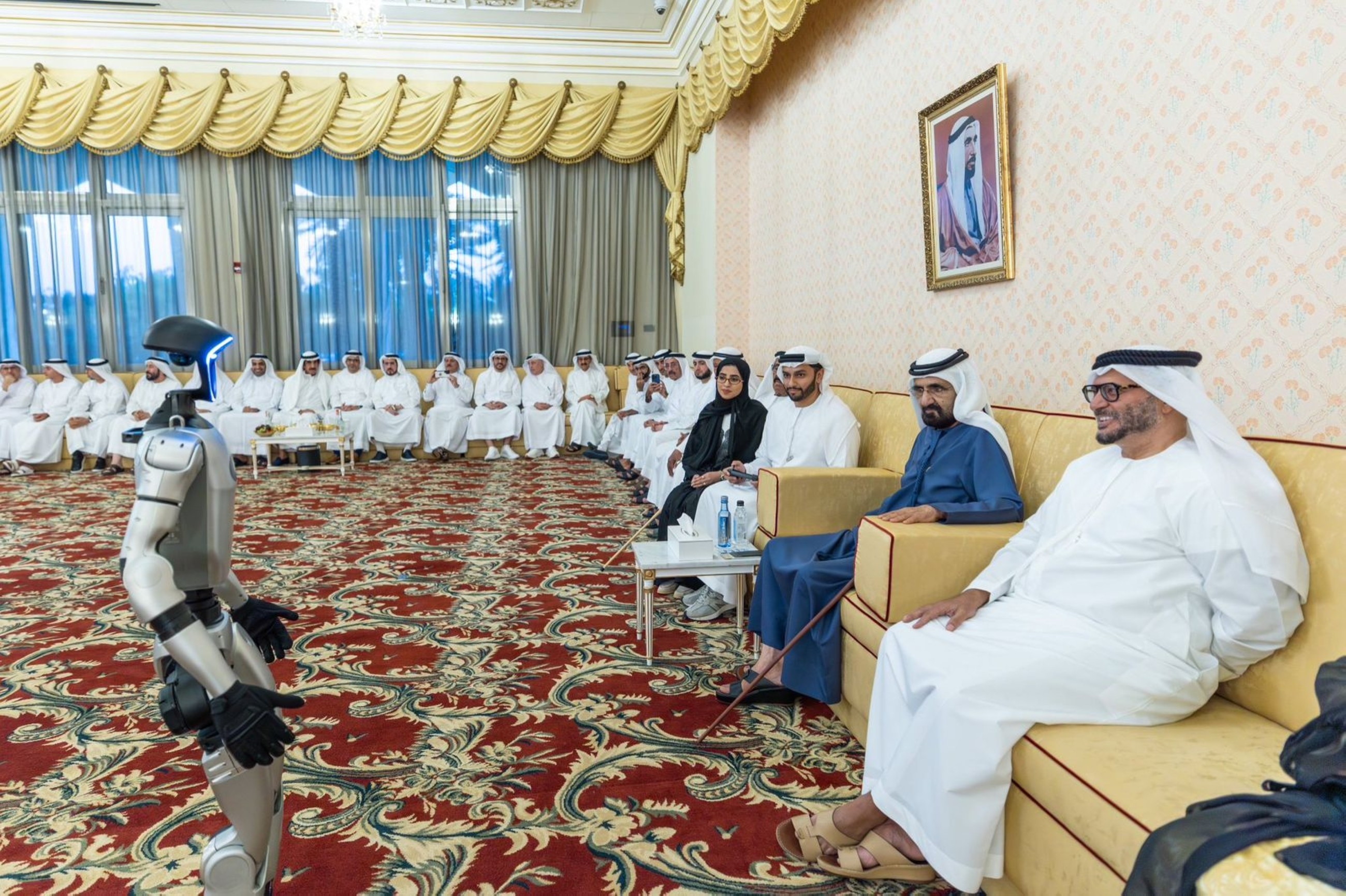 VIDEO: Sheikh Mohammed receives the G1 robot at his Majlis in Dubai