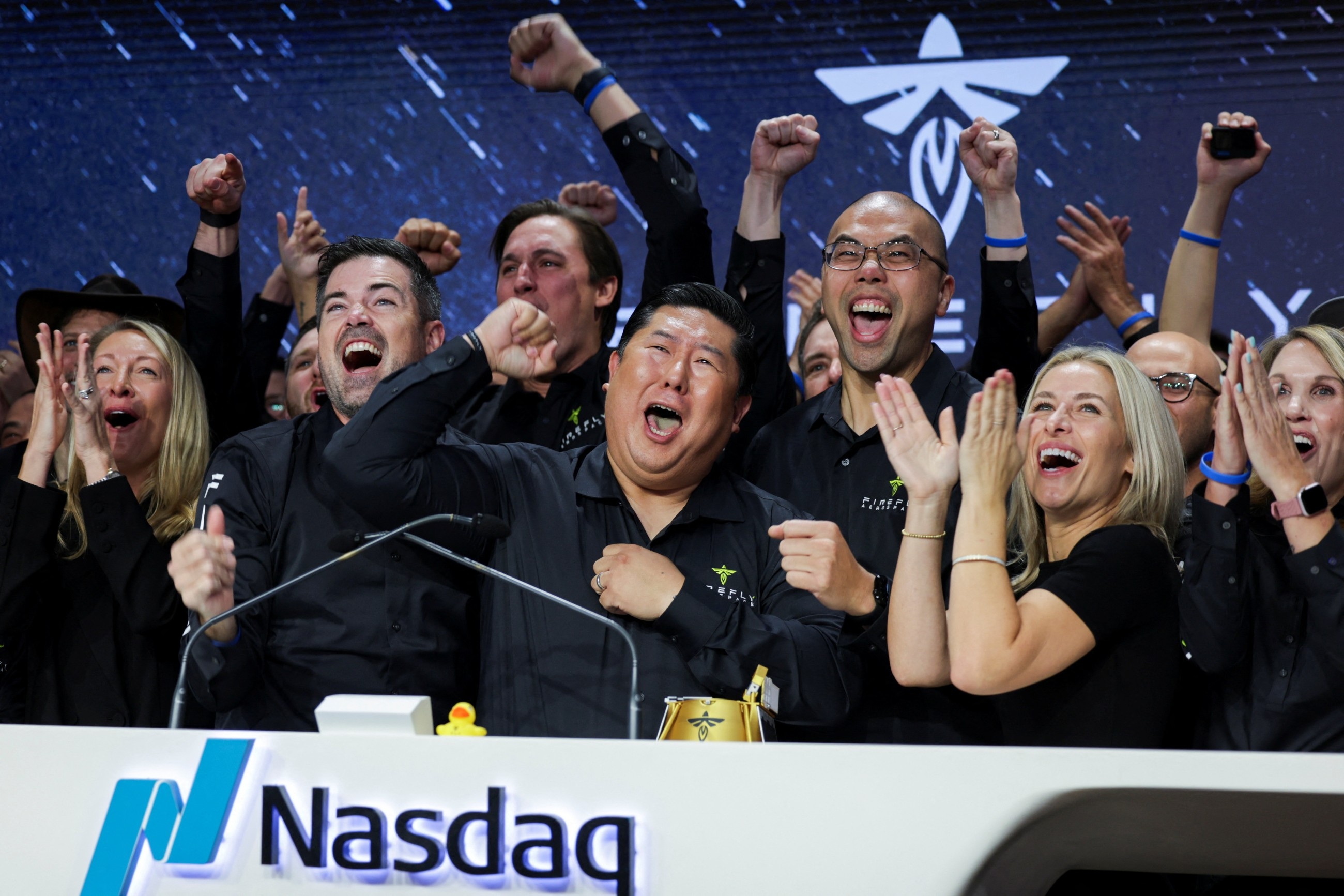 Global stocks rise as investors eye Fed revamp; gold hits record