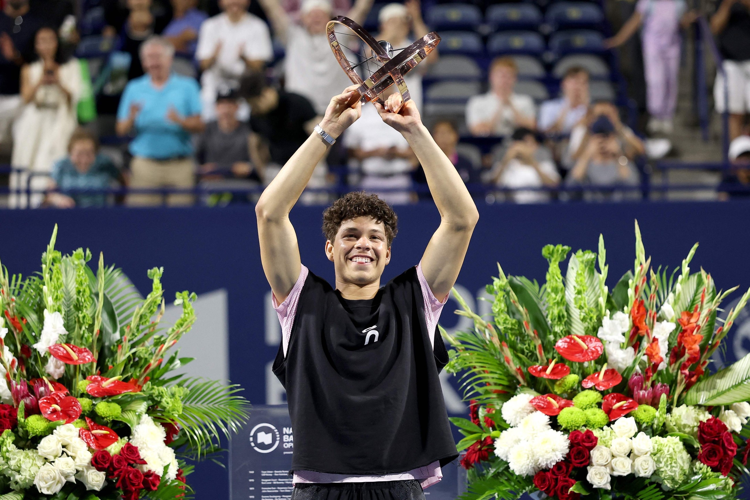 Shelton, teen sensation Mboko claim Canadian Open titles