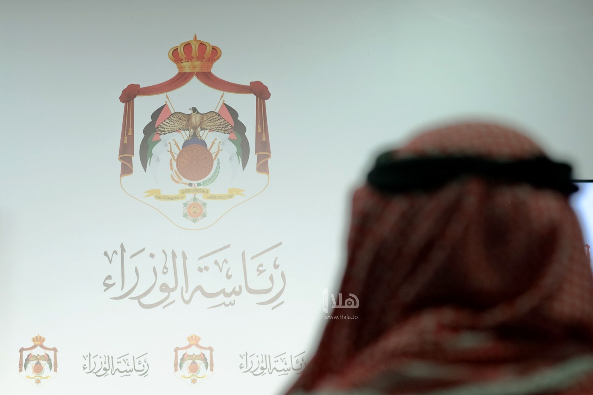 الحكومة تعلن عن 3 وظائف قيادية شاغرة