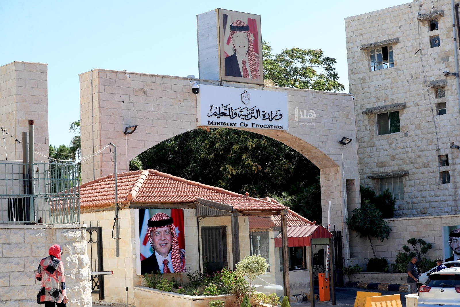 'التربية' تنفذ برامج دمج الذكاء الاصطناعي والتكنولوجيا في التعليم