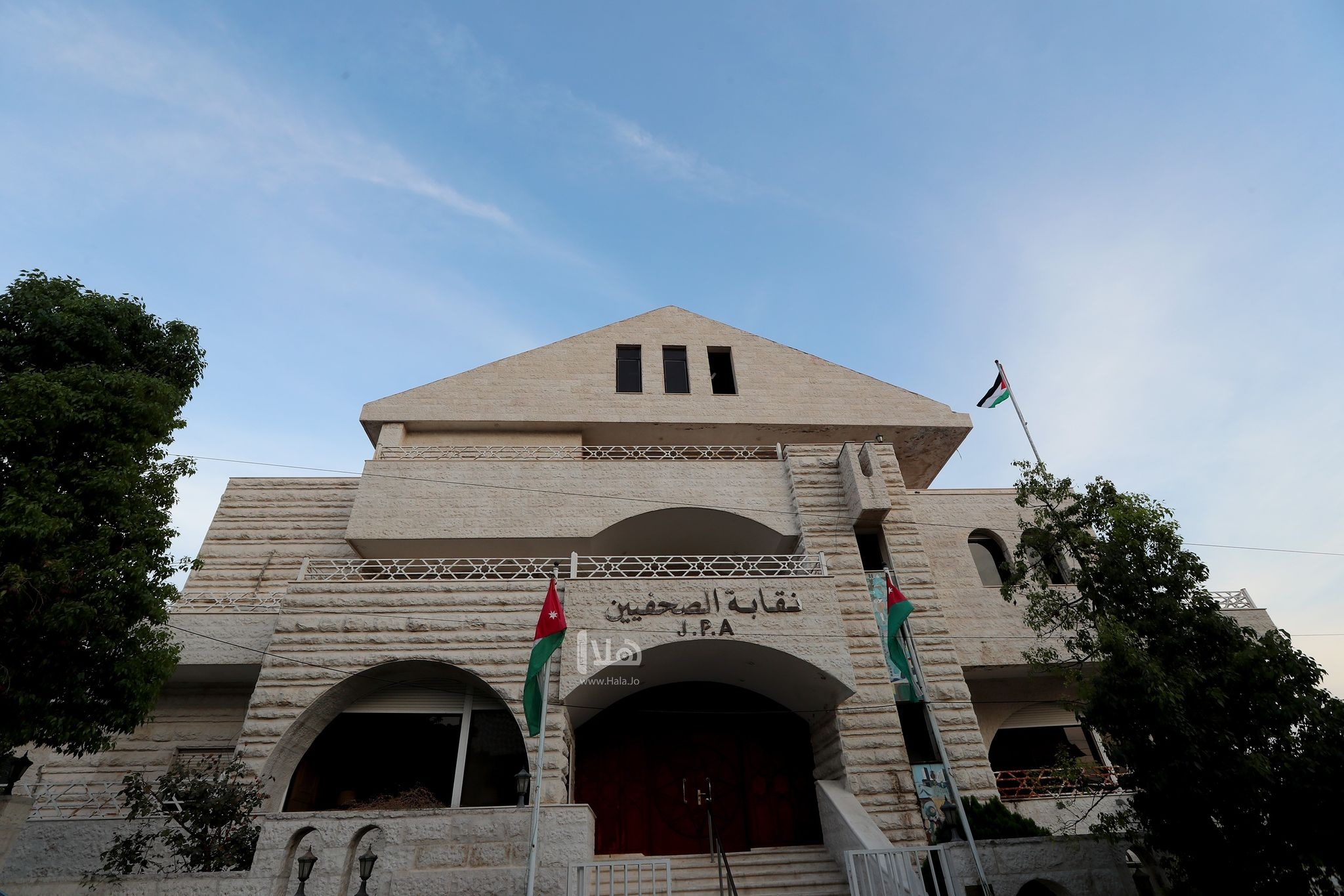 نقابة الصحفيين تحيل 32 صفحة 'فيسبوك' منتحلة الصفة إلى الوحدة القانونية