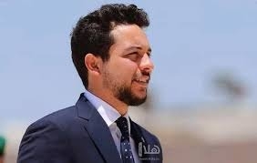 ولي العهد يعيد نشر مقطع تشويقي عن وثائقي 'نشمي'