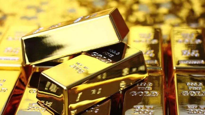الذهب يرتفع قليلا ويحقق مكاسب أسبوعية