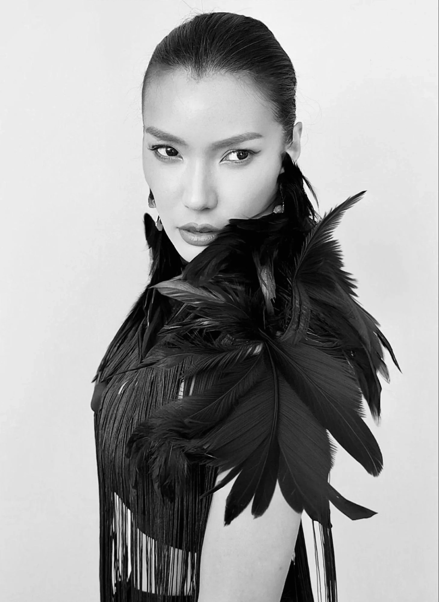 Clarita de Quiroz Returns with Wizard: A Spellbinding Comeback Rooted in Heritage and Emotion