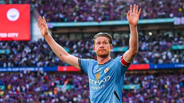 مانشستر سيتي يكرم هذا اللاعب بفسيفساء وشارع باسمه