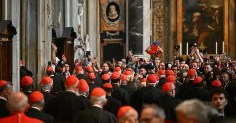 Cardinals to pick conclave date to elect new pope