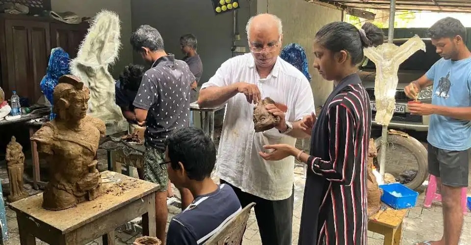 Sri Lankan priest shapes next generation of artists