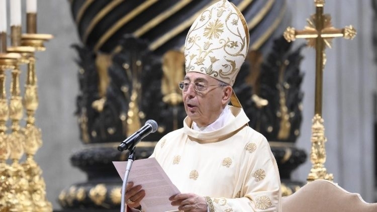 Cardinal Mamberti: Pope Francis, faithful to his mission with all his strength