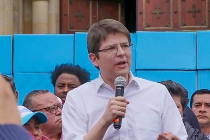 Colombian senator dies 2 months after being shot by assassin