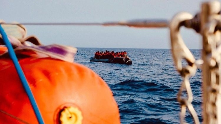 At least 20 killed in shipwreck off Lampedusa