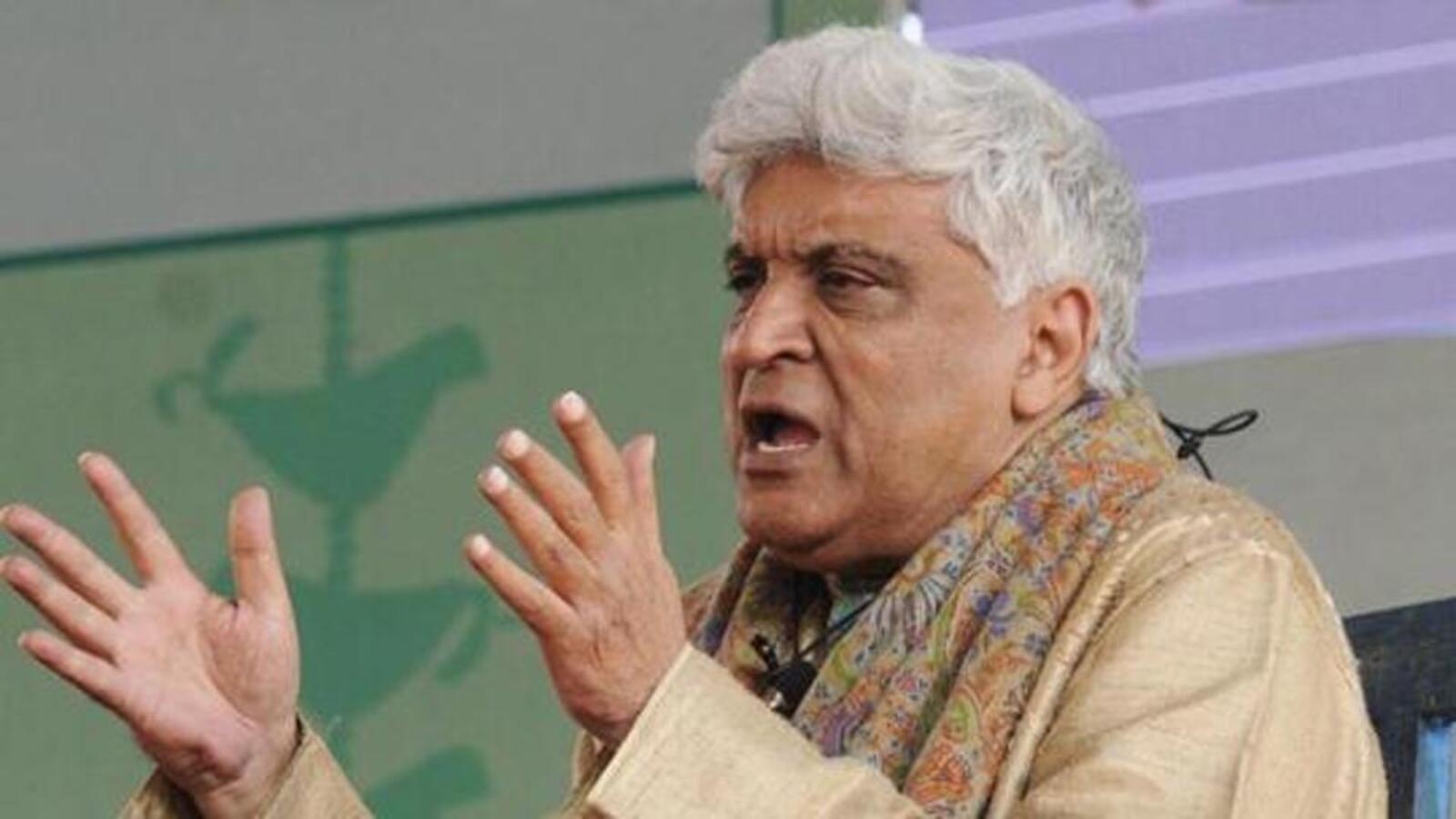 Javed Akhtar calls for all-out war on Pak