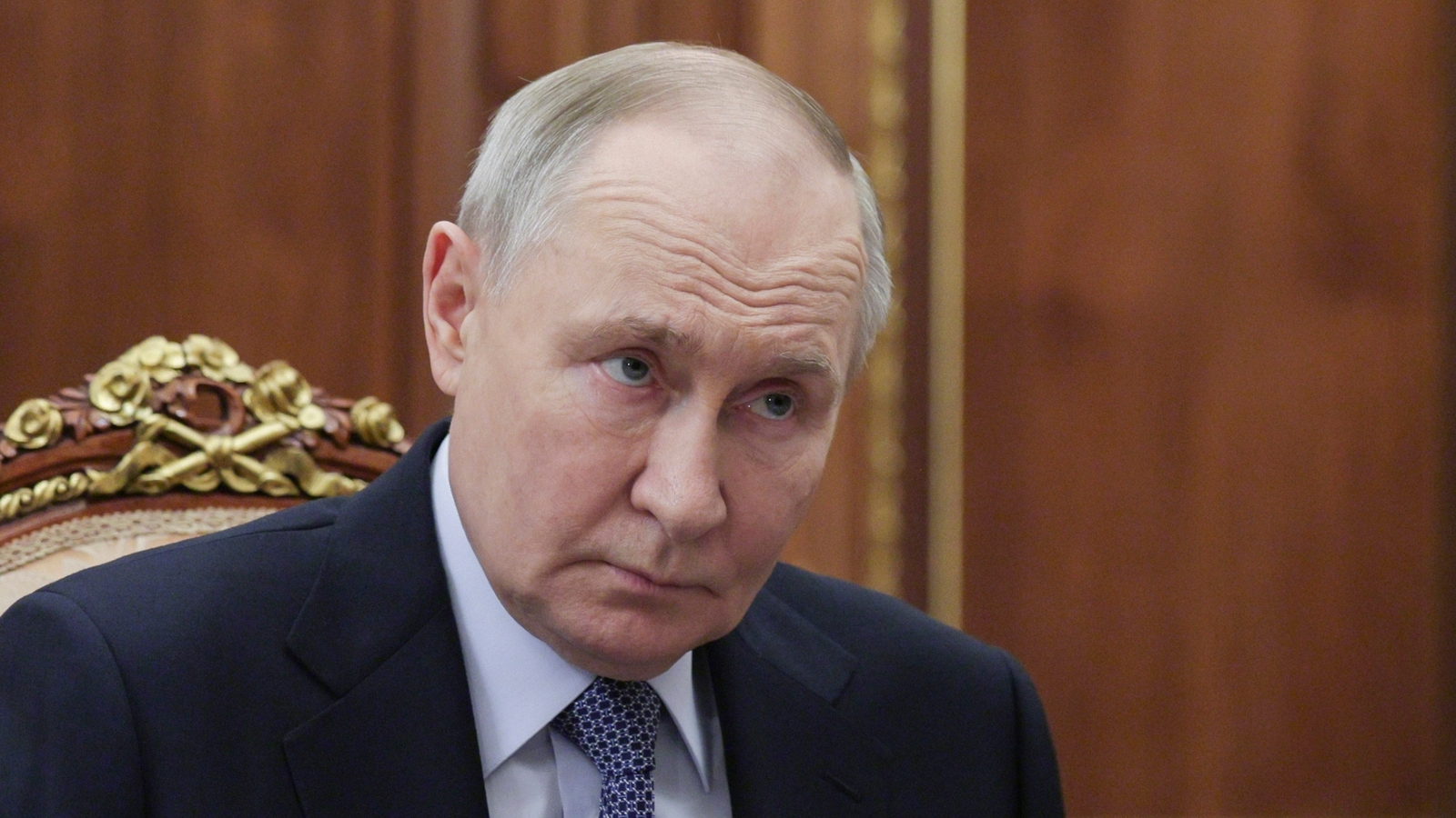 Inside Putin's lavish apartment: Paintings, home church and grand white piano