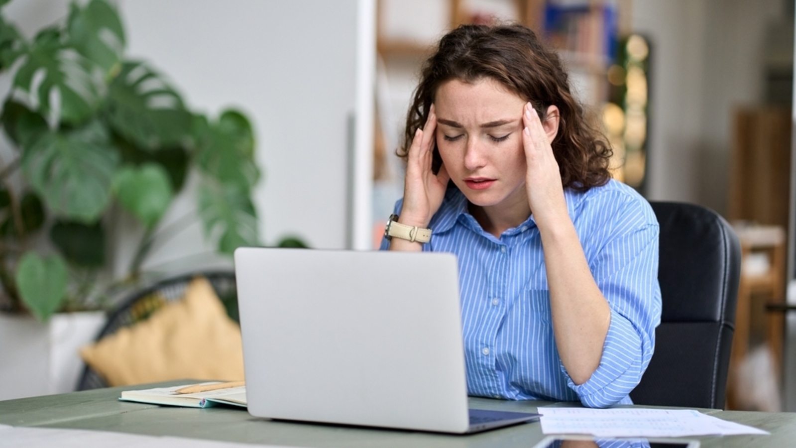 Too busy for a break? Recharge your mind with these 5 microbreaks that boost your productivity