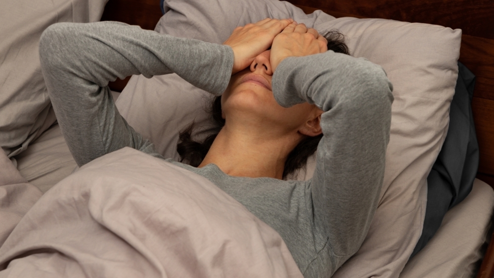 Unable to sleep at night due to asthma? Follow these 7 doctor-recommended tips for better sleep