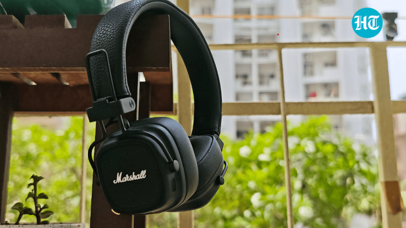 Marshall Major V Review: Crisp sound quality, 100+ battery life, but no ANC