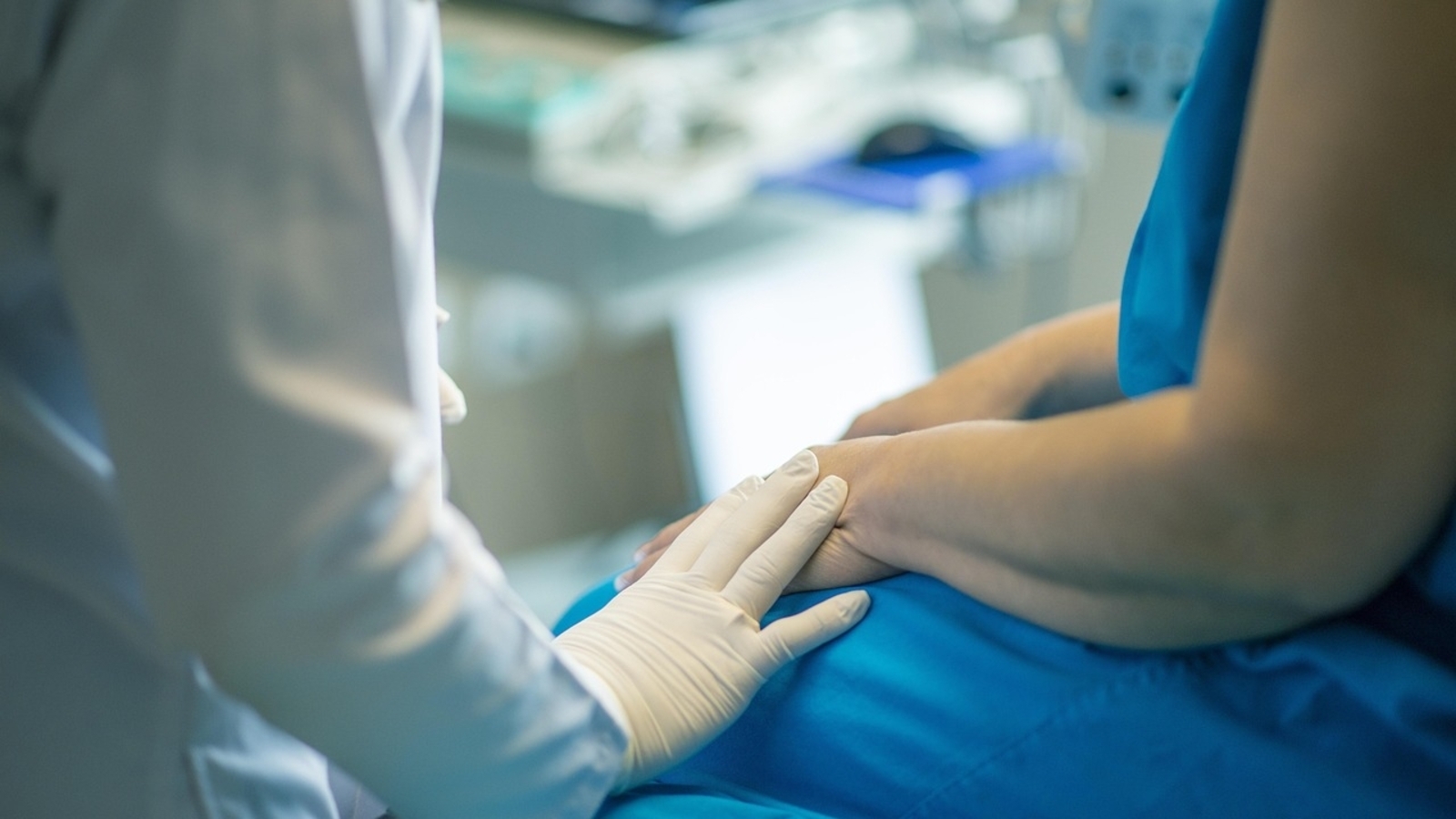 UK woman dismisses symptoms as food poisoning, ends up losing 13 organs to rare cancer