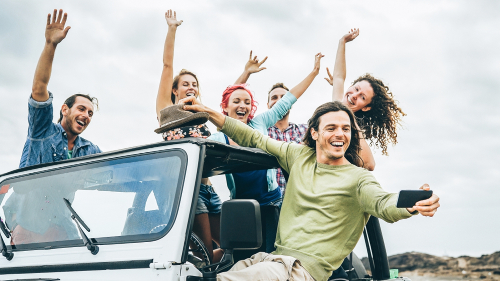 Trip finally out of group chat? 6 smart hacks and 4 mistakes every Gen Z planning gateway with friends should know