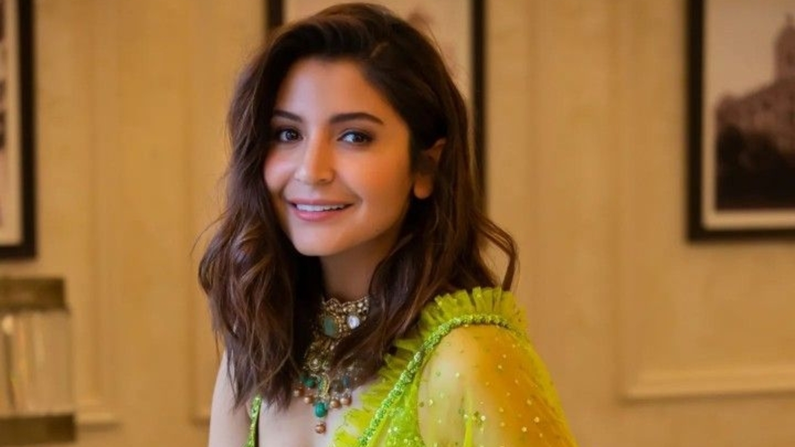 Shop Anushka Sharma's top 4 ethnic on-screen looks: From Rab Ne Bana Di Jodi to Sui Dhaaga!