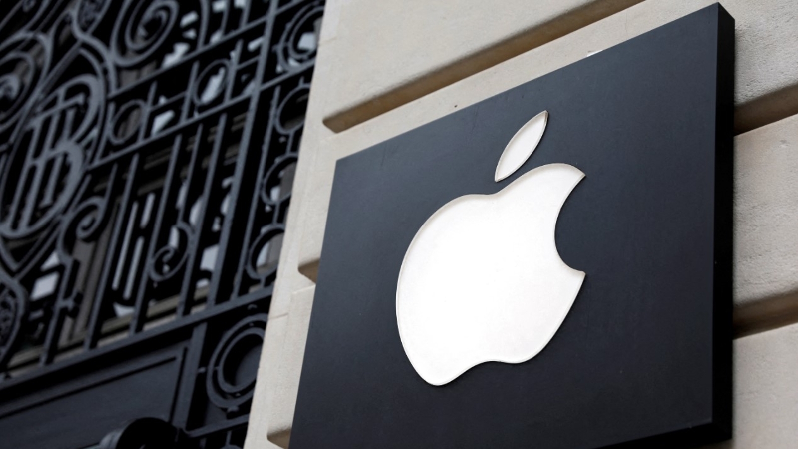 Apple loses bid to pause app store reform order in Epic Games case