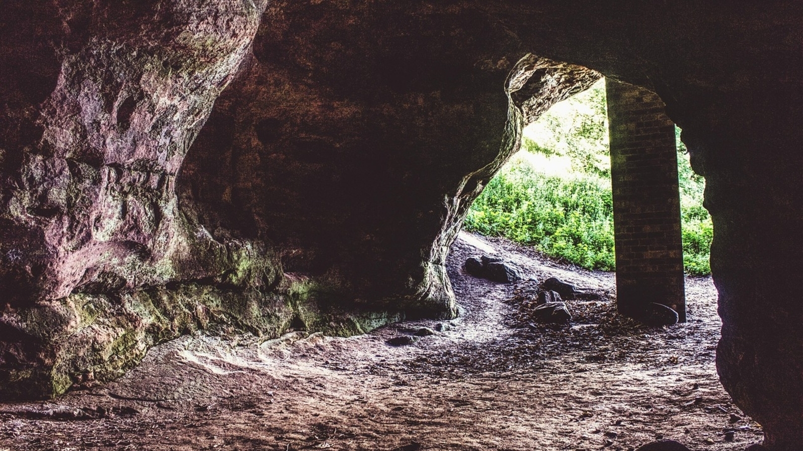 35-year-old man rejects work and marriage, lives alone in cave: 'A waste of time'