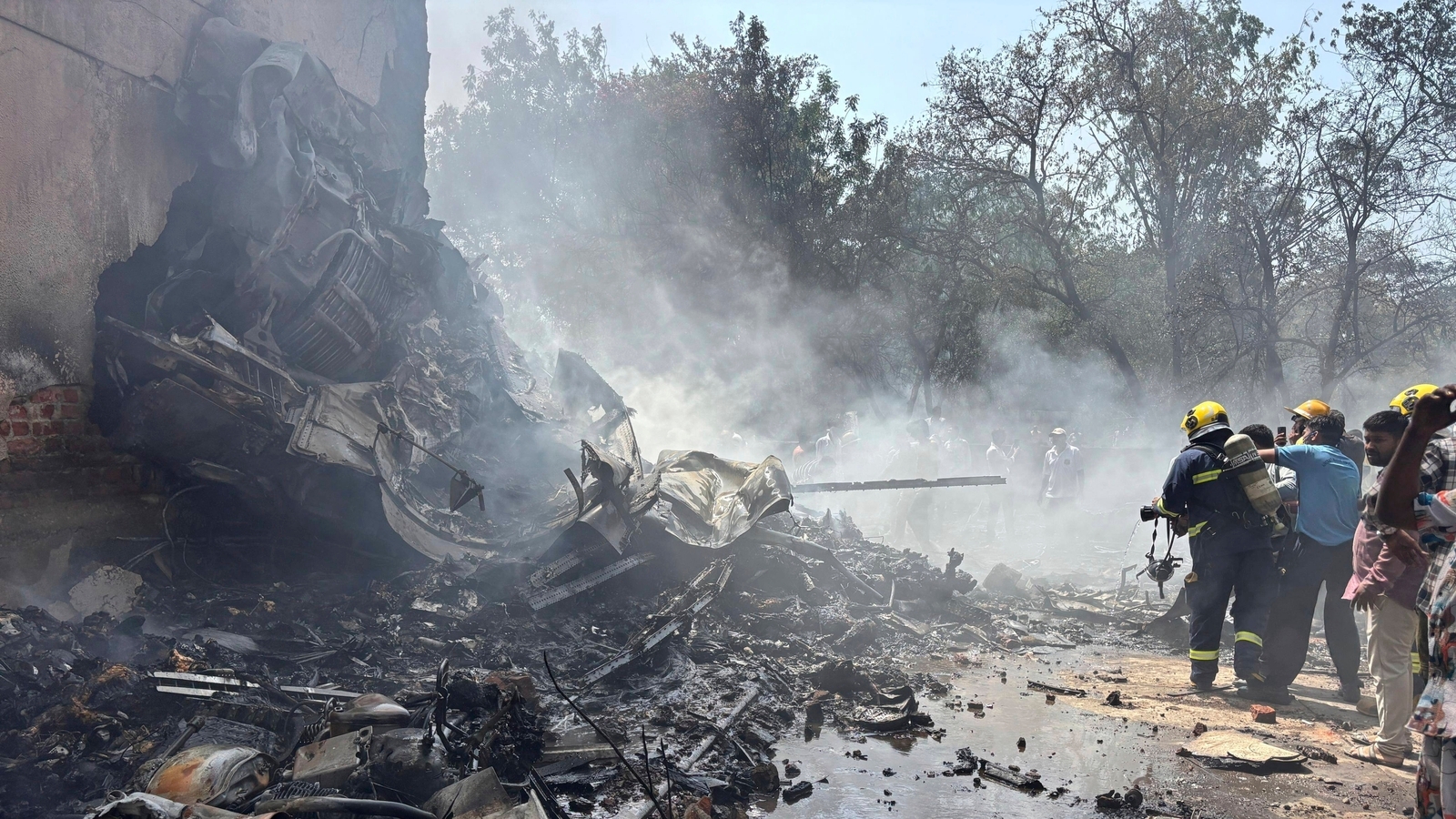 Flight to London crashes in Ahmedabad hostel mess; celebrities send prayers