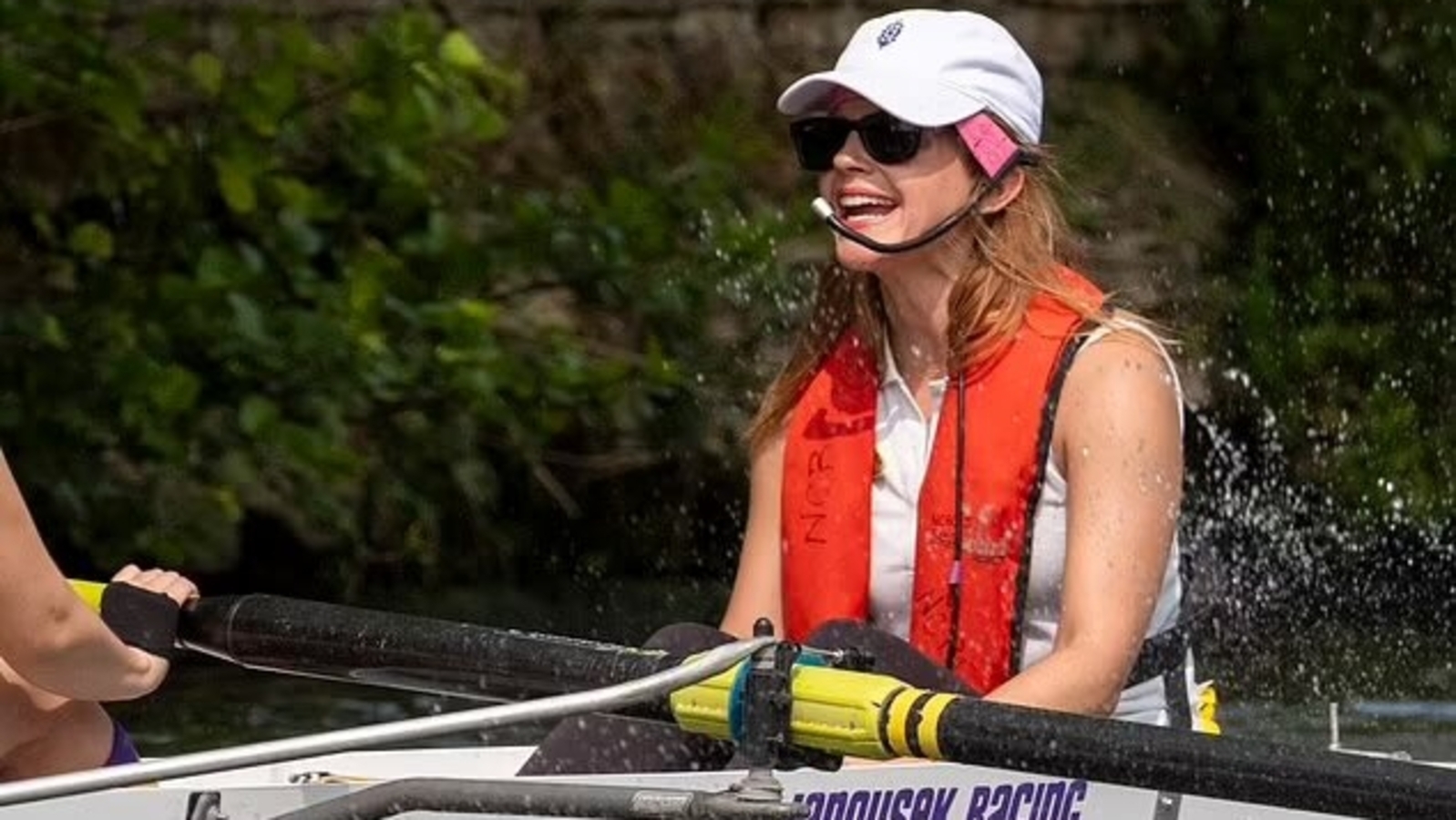 Emma Watson trades broom for boat: Former Harry Potter star rows for Oxford