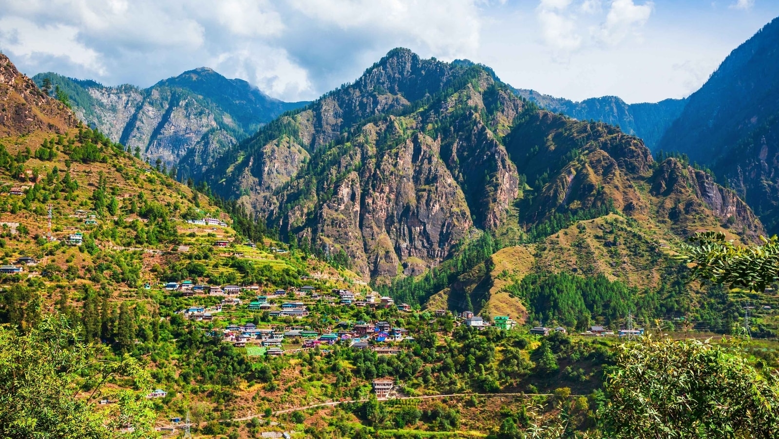 Discover destinations in India with less rain during July and August