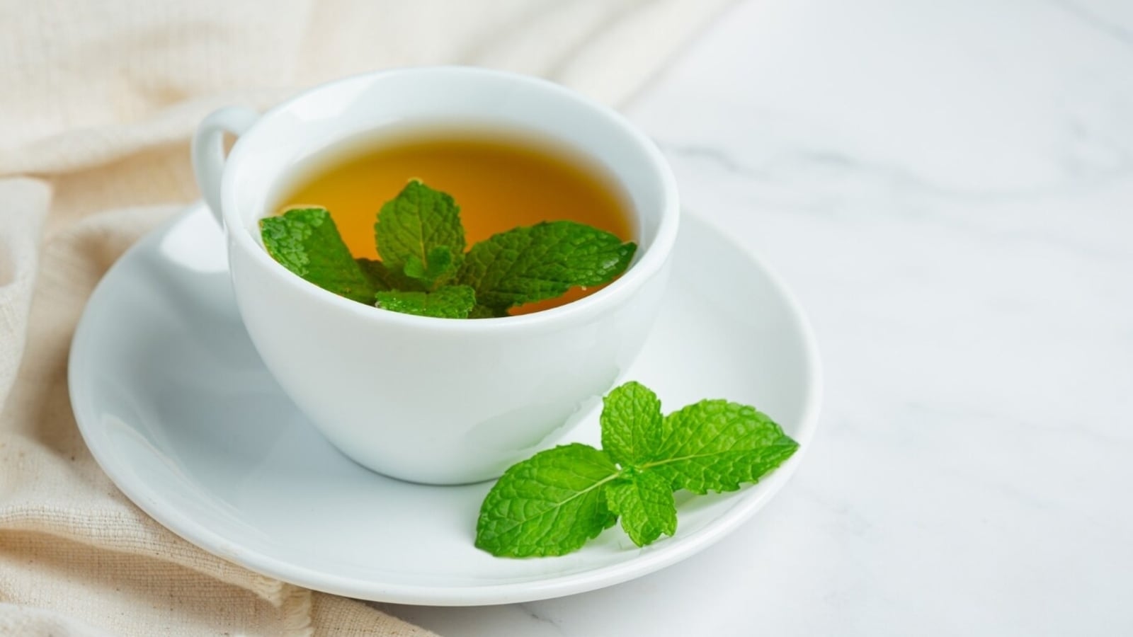 Harvard trained gastroenterologist shares ‘best drink for acne prone skin, backed by science'
