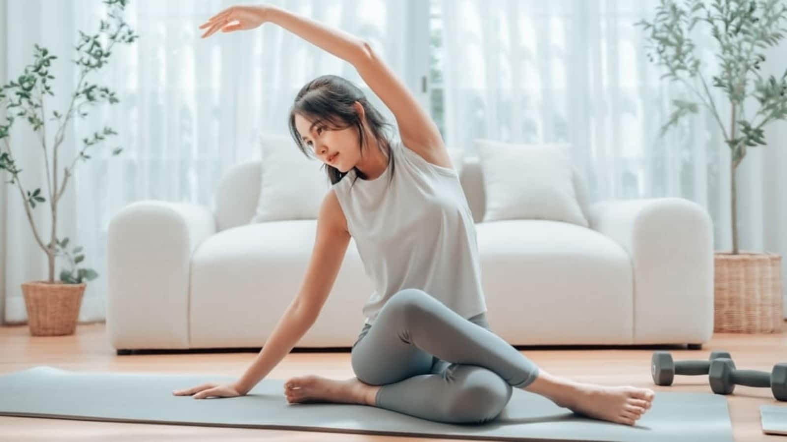 Morning yoga vs evening yoga: Is timing important? Yoga expert answers