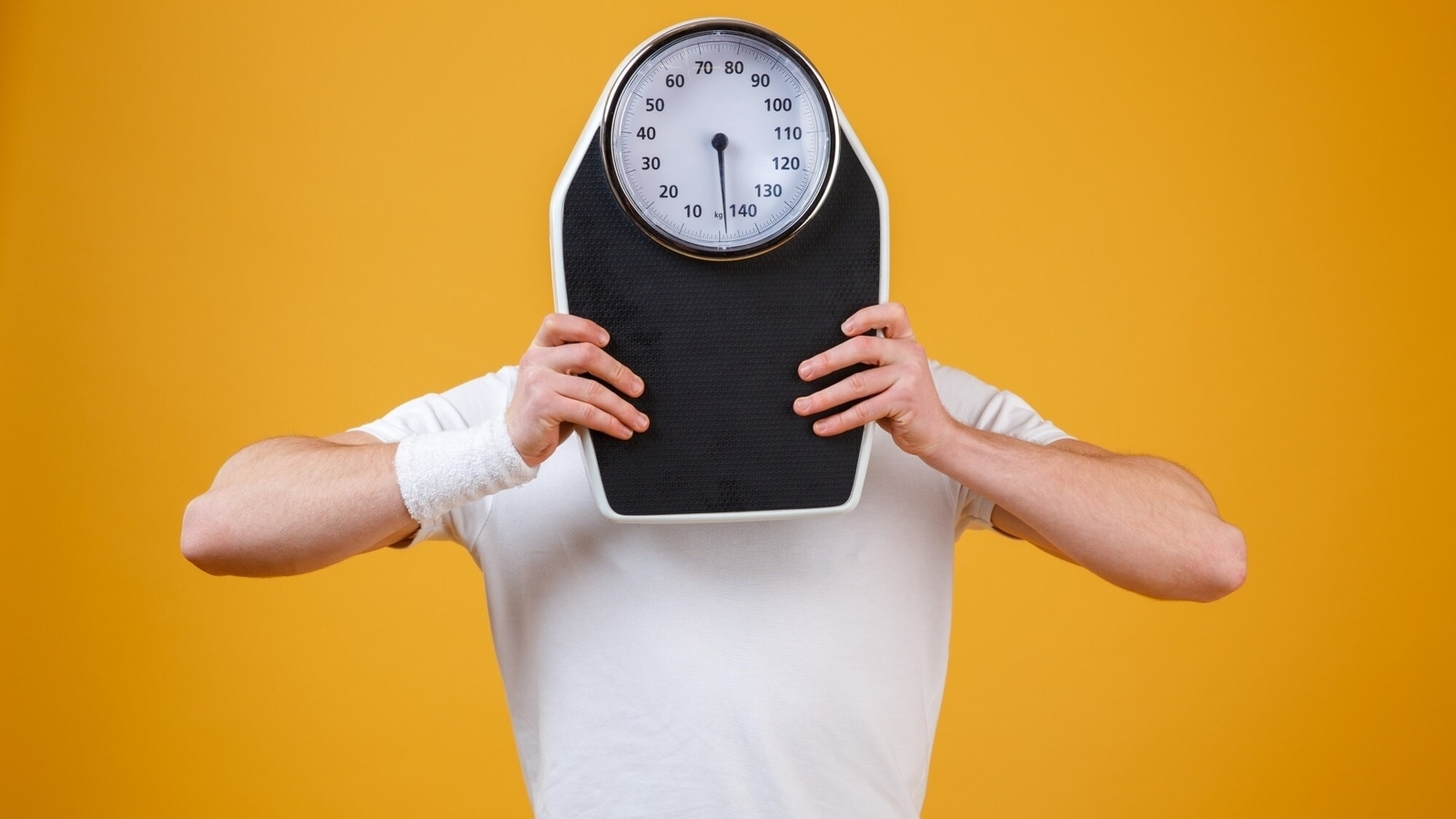 Stanford gastroenterologist explains fatty liver can be reversed with 4 simple diet and lifestyle changes: ‘Lose weight'