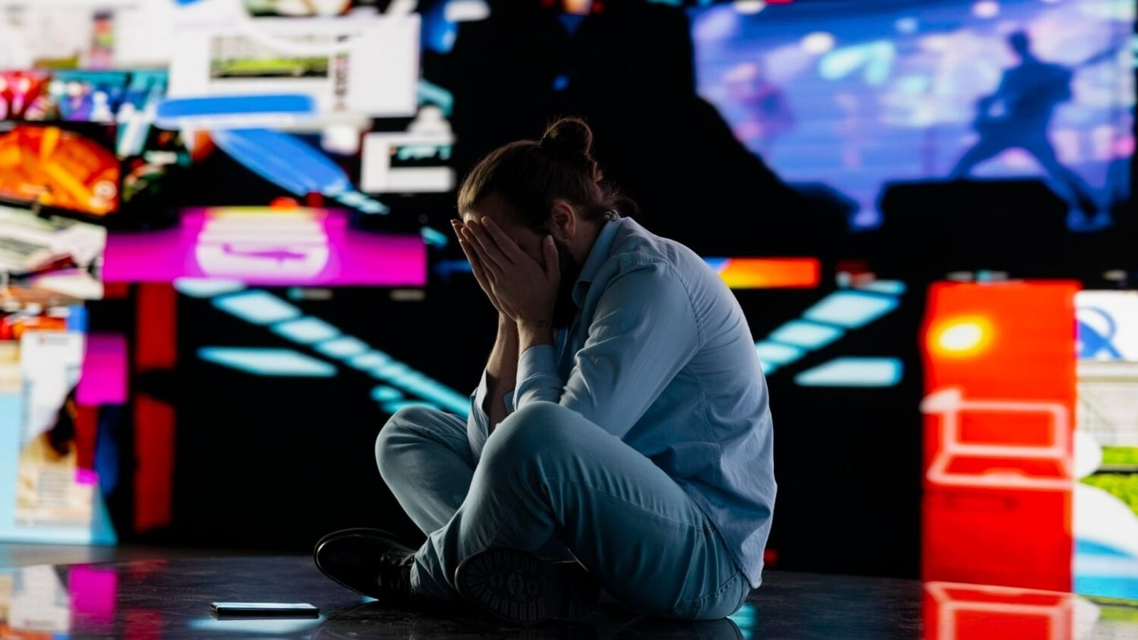 Why are people so mean on internet? Therapist explains psychology behind online cruelty