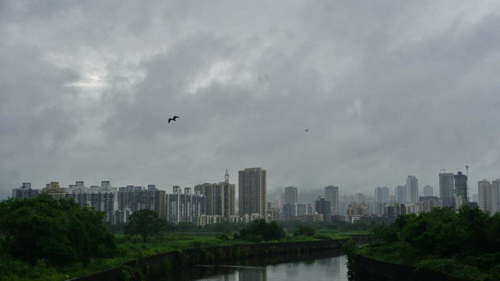 Moody monsoon keeps Mumbai guessing