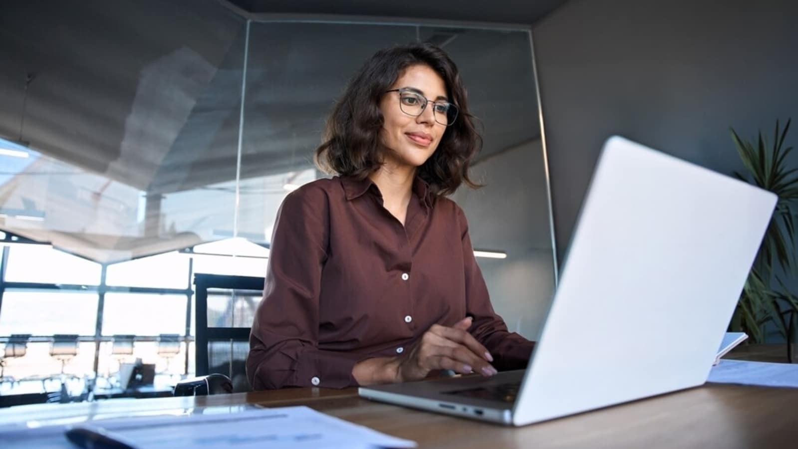 Cardiologist reveals 4 habits that can make your 9-to-5 desk job healthier: ‘Set timer for every 30 to 60 minutes and…'