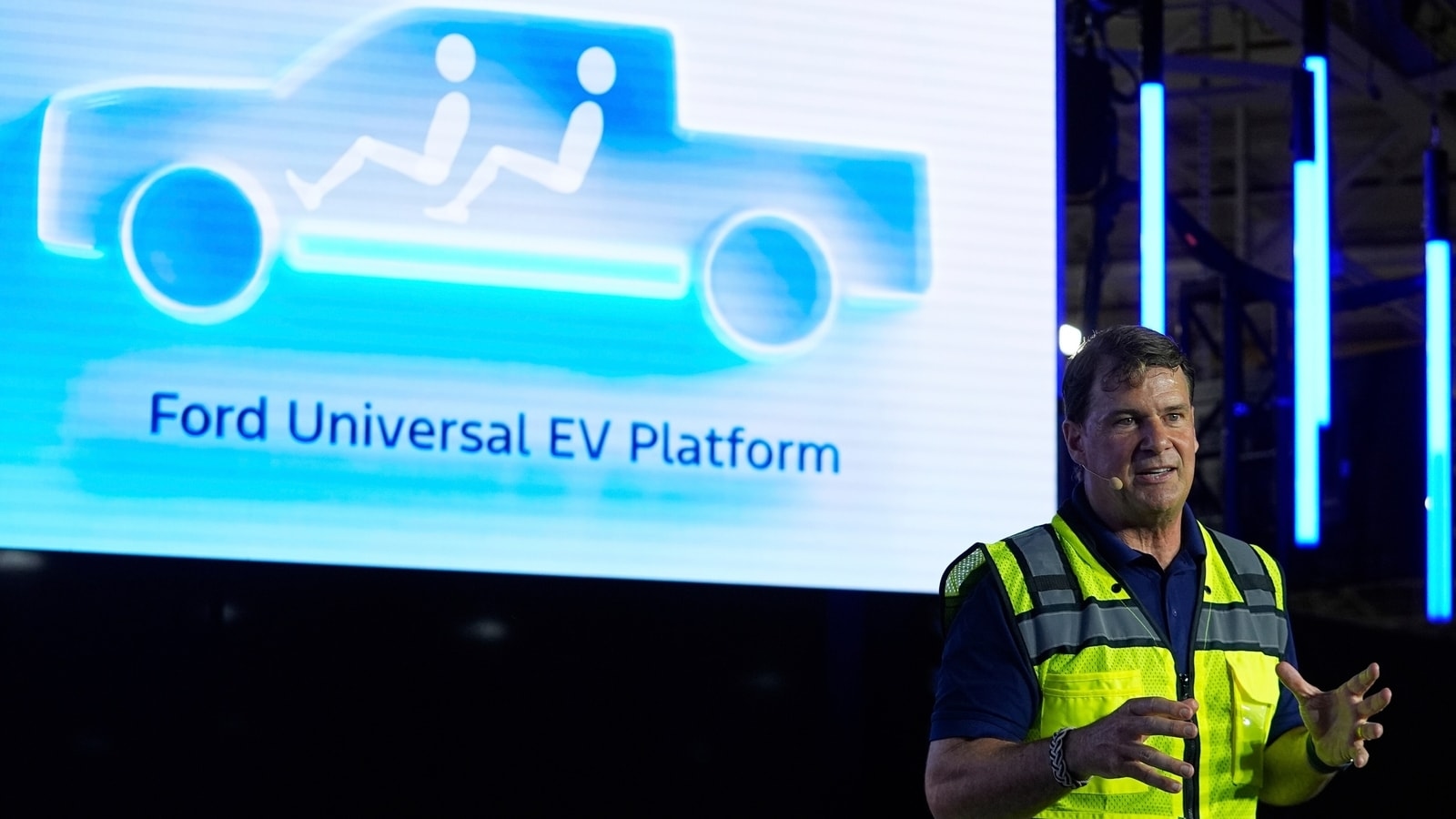 Ford's Answer to Cheap Chinese EVs Starts With a $30,000 Electric Pickup