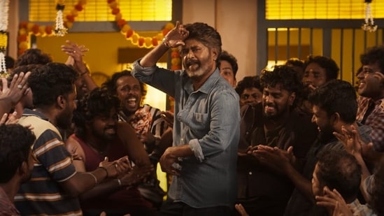 War 2 vs Coolie release and reviews live updates: Rajinikanth fans overtake theatres, will Hrithik Roshan break records?