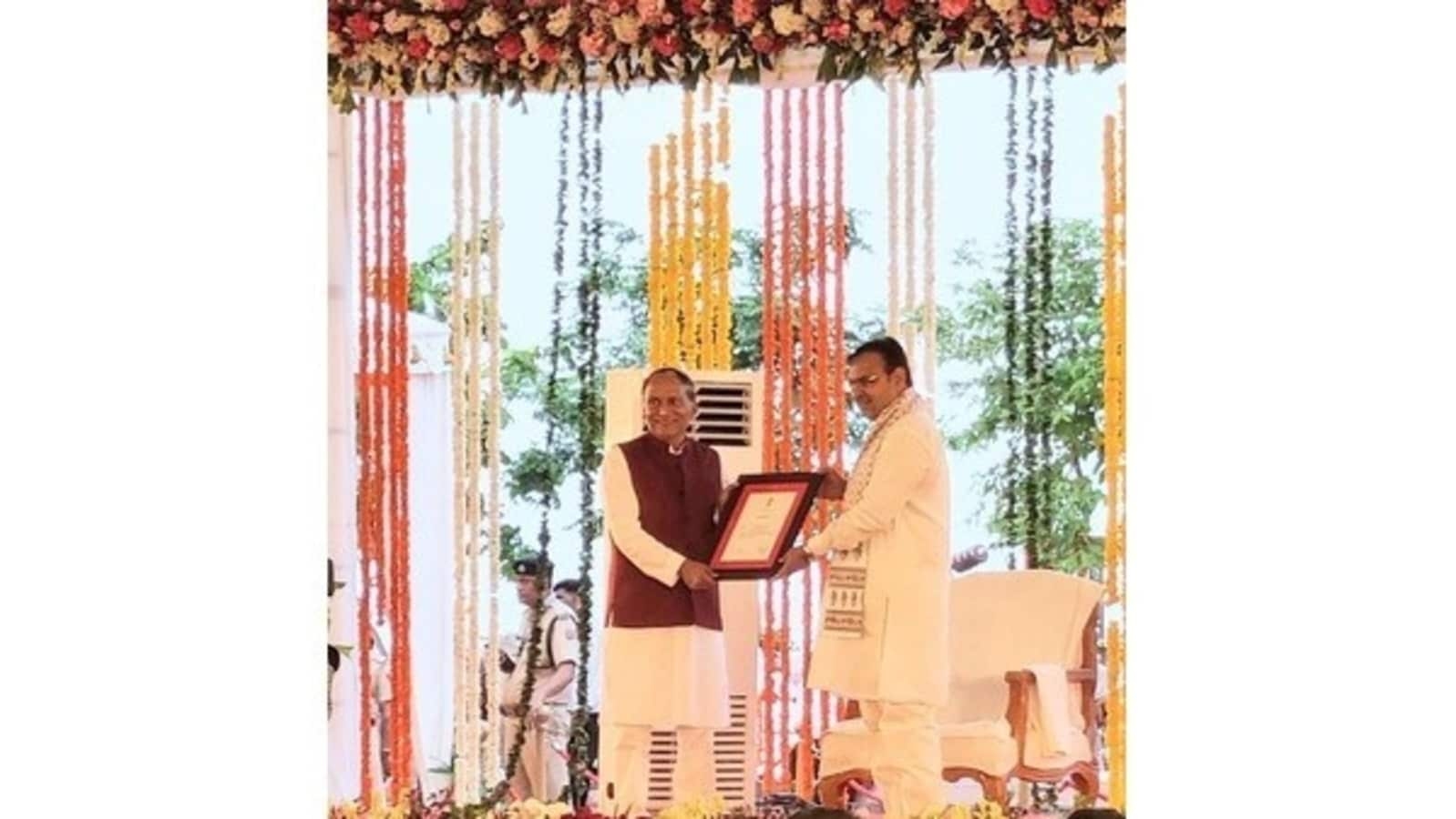 Rajasthan Doctor V.K. Jain Honoured with State Award for Lifesaving Work, Sustainability Efforts Towards Viksit Bharat