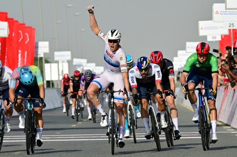 Merlier edges UAE Tour sprint as Pogacar retains lead