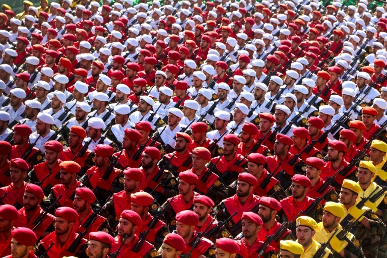 Iran stages nationwide Army Day parades