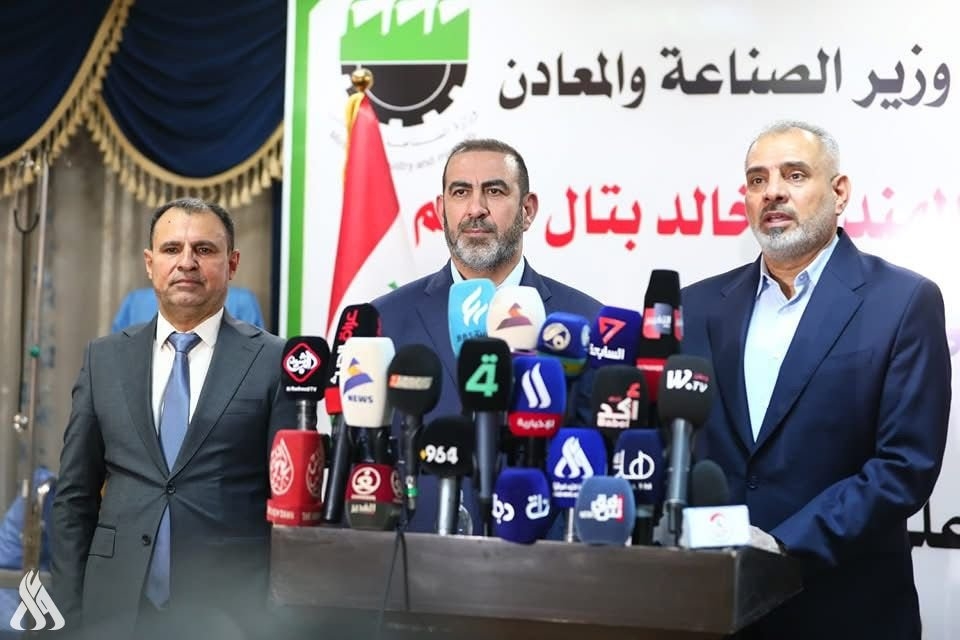 Iraq's Industry Minister tours Babil factories, pushes for automotive & pharma upgrades