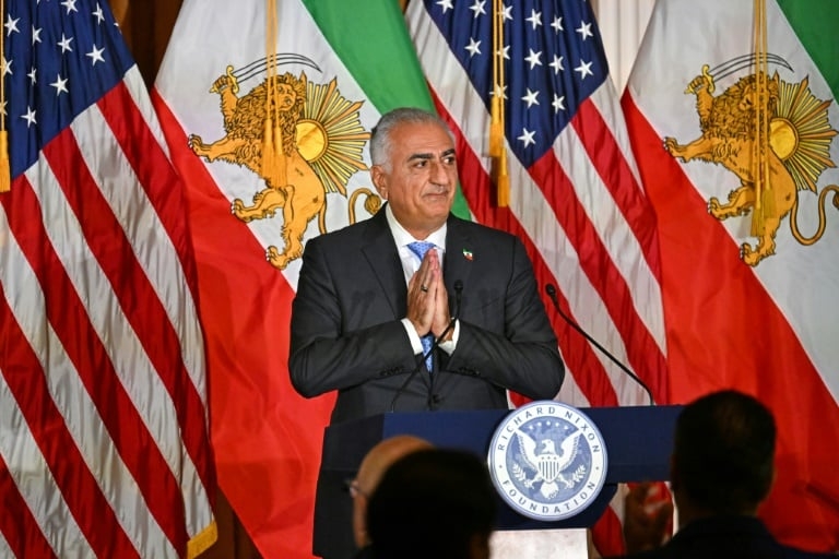 Son of late shah urges Iranians to break with Islamic republic
