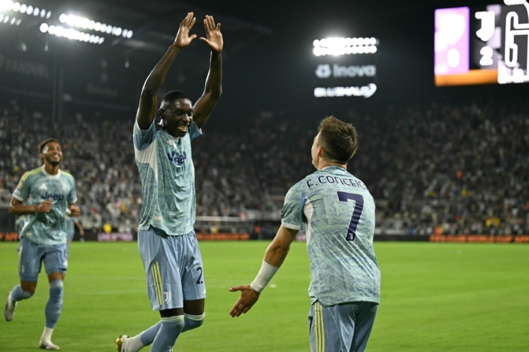 Juventus thump Al Ain in Club World Cup after Trump visit