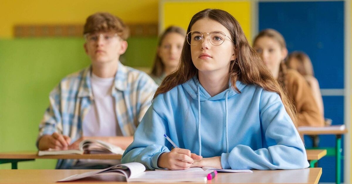 'Being a girl makes me a target': Teenage girls worry about the rise of misogyny, says survey
