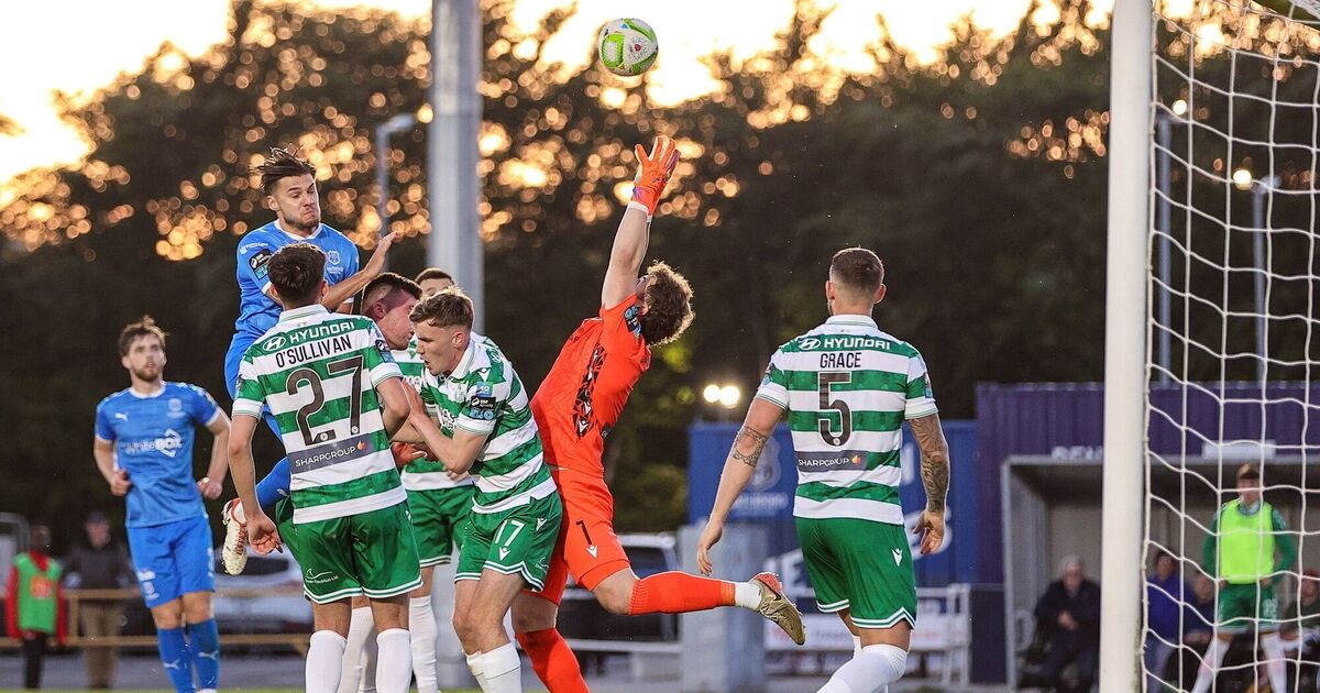 Blues' blunders gifts the win to Shamrock Rovers