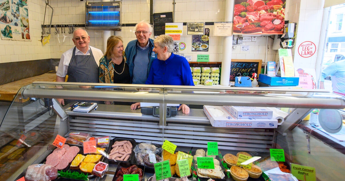 US senator Bernie Sanders visits Cork butcher's shop to pay tribute to trade union activist Mother Jones