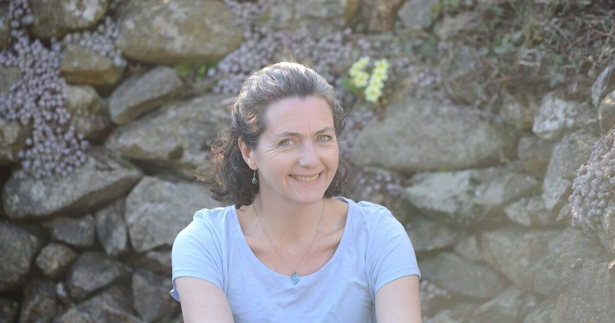 Book review: Oona Frawley brings readers on a raw exploration of the past